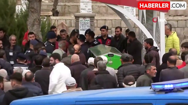 Para için komşusunun başını keserle ezerek öldüren sanığa ağırlaştırılmış müebbet