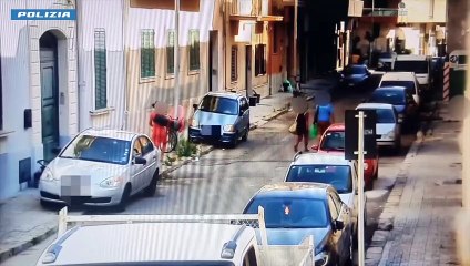 Download Video: Promettevano lavoro in Puglia ma picchiavano le donne con mazza da baseball per costringerle a prostituirsi, spaventose rivelazioni dalle telecamere introdotte dalla Polizia a Lecce