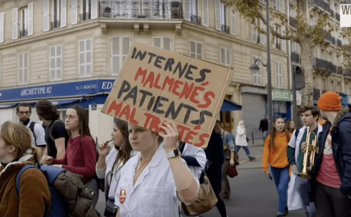 "Formation ≠ Exploitation" : les internes dans la rue contre la 4e année pour les généralistes