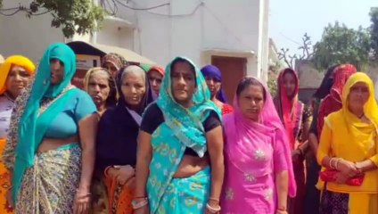 चाक पूजने जा रही थी महिलाएं, रास्ते में कुछ ऐसा हुआ कि हो गया पंगा