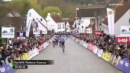 Une chute évitée d'un rien et un coup de génie : La folle victoire de Merlier