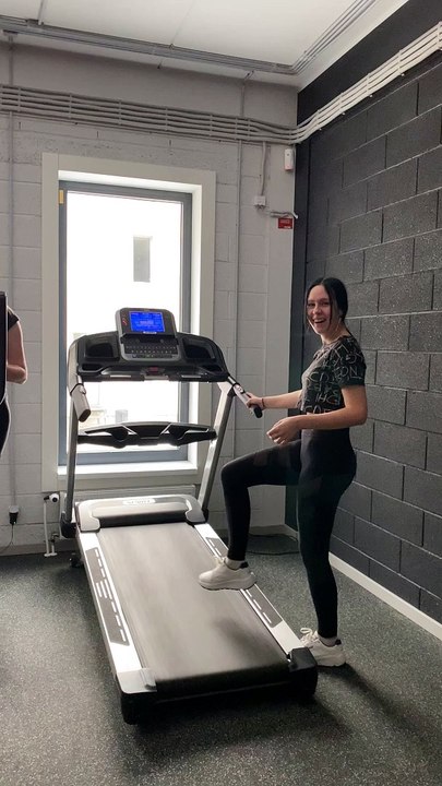 Speedy Treadmill Faceplant