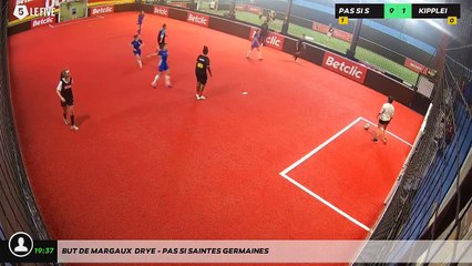 But de Margaux  Drye - Pas Si Saintes Germaines