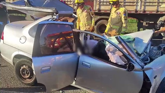 Cascavelense morre em colisão frontal entre carro e caminhão na BR-277