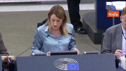 Descargar video: Il Parlamento europeo approva legge sull'intelligenza artificiale