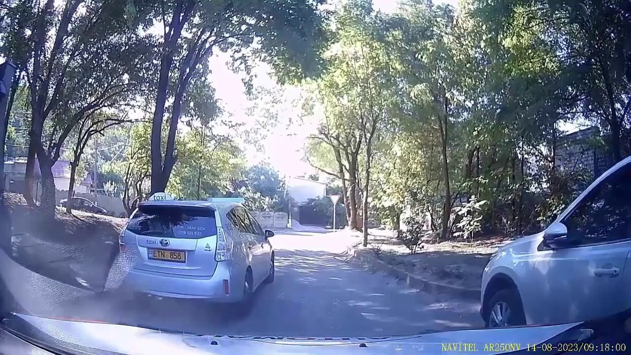 AAA.Morons Behind the Wheel in Chisinau. Дебилы ЗА Рулём В Кишиневе.