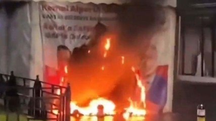 Kartal'da seçim çadırını yakan şüpheli yakalandı