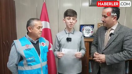 Ortaokul öğrencisi birincilik ödülünü Gazze'ye bağışladı
