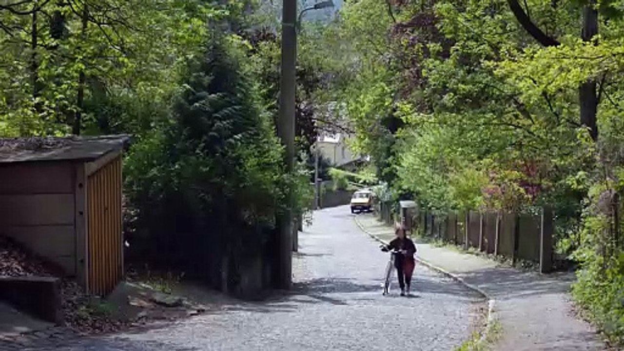 Zwischen uns der Fluss Trailer DF