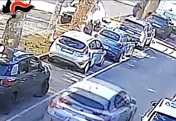 donna salvata da un carabiniere in pensione