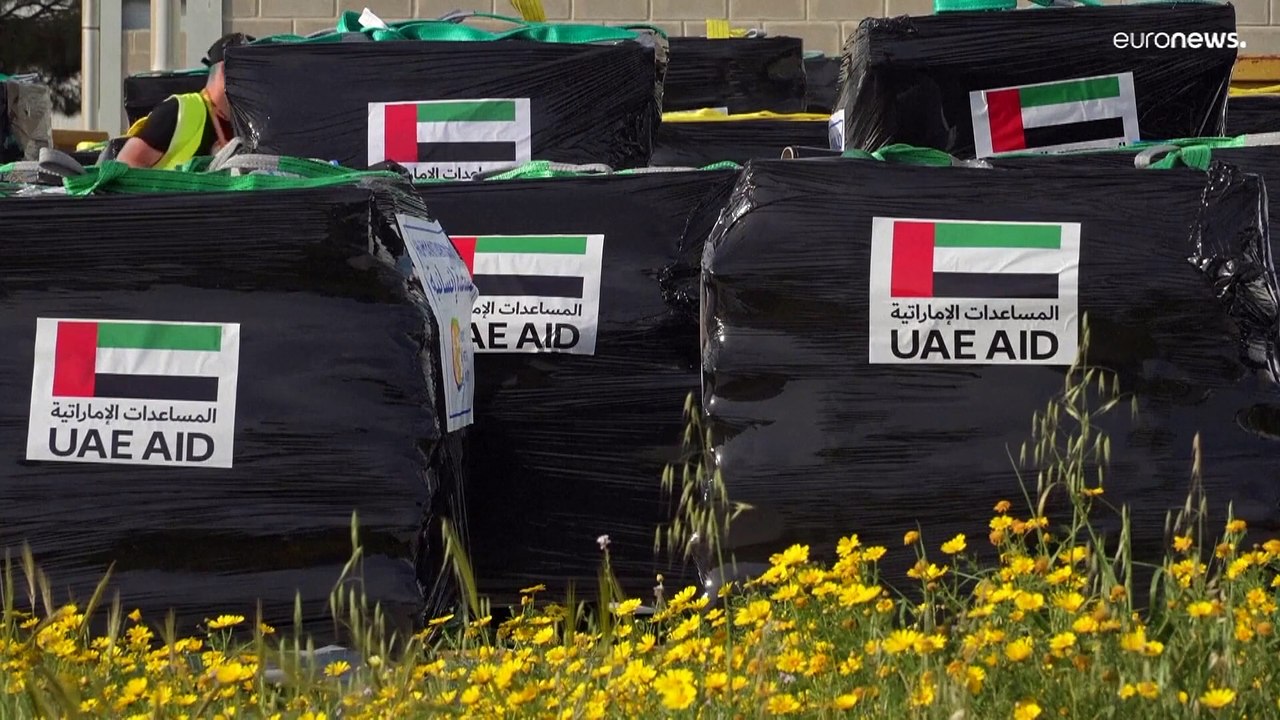 شاهد: عمليات إيصال المساعدات من ميناء قبرص إلى غزة مستمرة