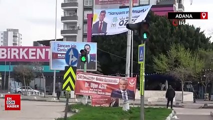 Adana'da kazaya ve kirliliğe neden olan seçim afişleri toplatıldı
