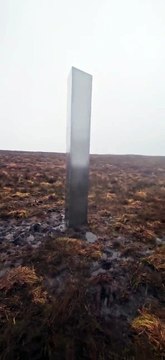 Misterioso monólito surge no País de Gales. Algum tipo de óvni ?