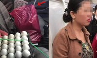 Vào chợ bán trứng gà, người phụ nữ bất ngờ phát hiện trên xe xuất hiện 1 tỷ đồng