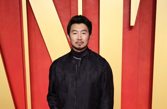 Simu Liu faz desabafo sobre desafios até se encontrar na indústria do entretenimento