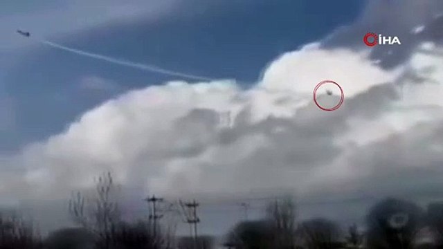 Konya'da düşen uçaktan pilotun atlama anı kamerada