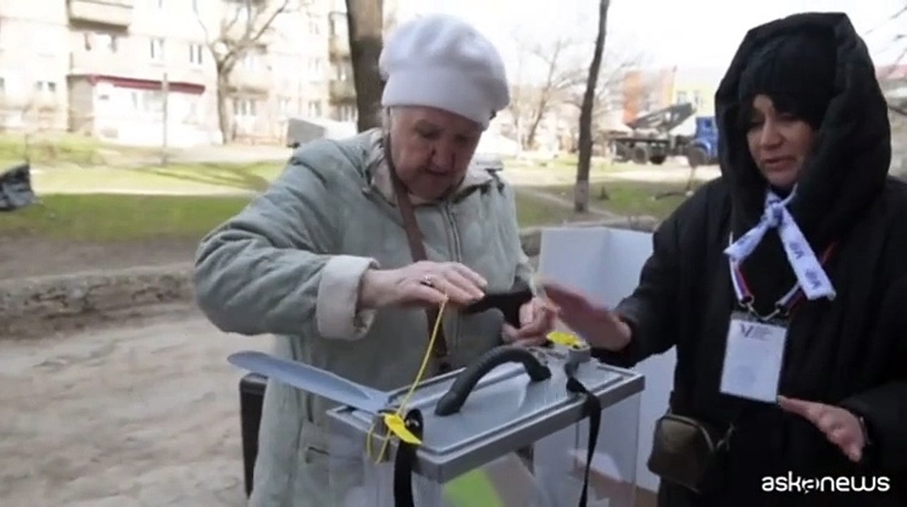 A Mariupol i filo russi in fila per il voto anticipato
