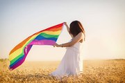 Un Estudio Revela Un Aumento De Mujeres LGBTQ  En La Generación Z