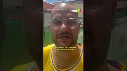 Entregador arremessa aparelho de TV por cima de portão de casa no RJ #shorts