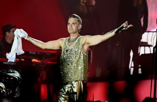 Robbie Williams wasn't convinced by 'Rock DJ' because he thought the single was cheesy as hell