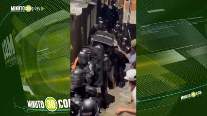 La Policía sacó escoltada a una pareja que sería responsable de abuso sexual a una menor