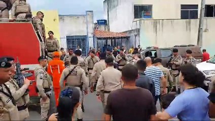 Corpo de PM baleado durante assalto é velado em Feira de Santana