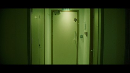 Holly Humberstone - Flatlining (Lyric Video)