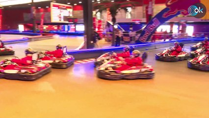 Gran éxito en el evento de OKMOTOR con Carlos Sainz como anfitrión