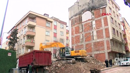 Bina yıkıldı, dairenin duvarı olmadığı ortaya çıktı