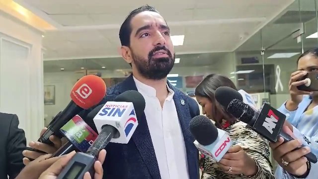 Legisladores de oposición se unen al llamado de PC para detener La Semanal por campaña electoral