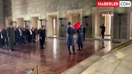 Birlik ve Dayanışma Sendikası Anıtkabir'i ziyaret etti