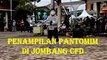 Pantomim Di Alun Alun Jombang / Keren Abis