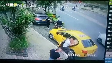 Se hizo pasar por domiciliario para robar a un hombre que salía de un hotel en El Poblado