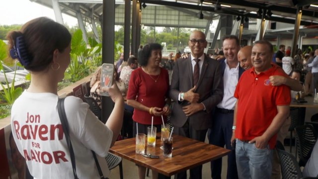 Outgoing mayor calls for an overhaul of political donations laws