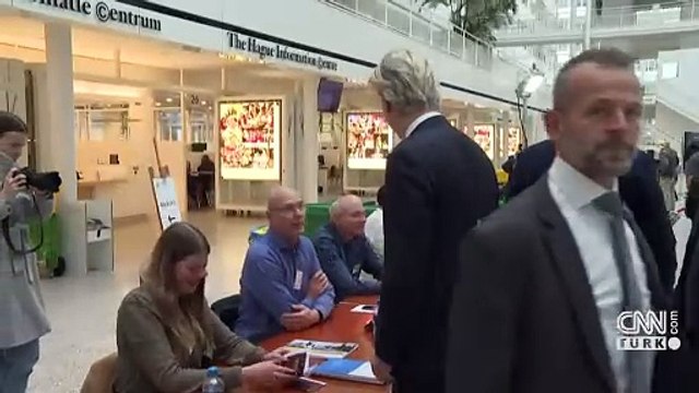 Hollanda'da aşırı sağcı lider başbakan olmaktan vazgeçti