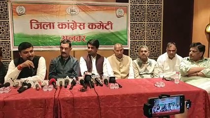 नेता प्रतिपक्ष  टीकाराम जूली ने कहा कि ‘शहर सड़ रहा है... लेकिन मंत्री फीता काटने में व्यस्त हैं’