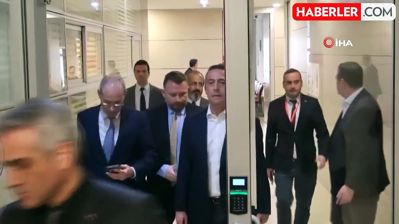 Fenerbahçe Başkanı Ali Koç, Selahattin Baki'ye adliyede destek verdi