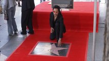 Lenny Kravitz inaugure son étoile sur le Hollywood Walk of Fame