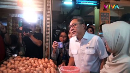 Mendag Zulhas Keliling Pasar Kramat Jati Cek Harga Bapok