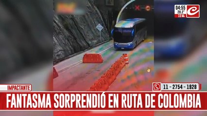 Fantasma aterroriza a todos en una carretera de Colombia