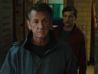 Asphalt City: Trailer HD VO st FR/NL – Découvrez la vie d’un jeune infirmier face à la réalité urbaine 🚑