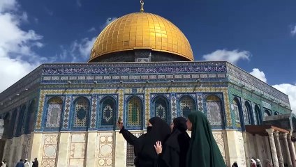 وصول المسلمين لتأدية صلاة أول جمعة في رمضان في المسجد الأقصى