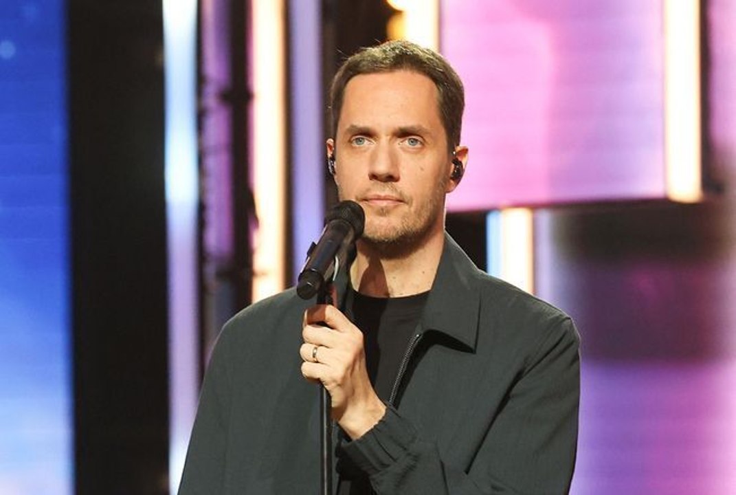 Grand Corps Malade : « Je vis avec un handicap important, je ne peux pas marcher longtemps, mon corps me pèse »… Il s’ouvre sur les conséquences de son accident