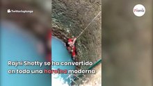 Mujer pone en riesgo su vida y se tira a un pozo para salvar a una criatura (Vídeo)