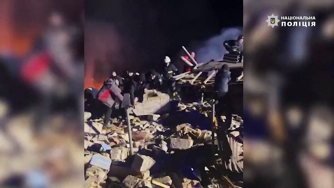 أوكرانيا وروسيا تعلنان مقتل مدنيين إثر إسقاط مسيّرات في هجمات متبادلة