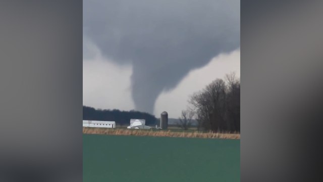 D’impressionnantes tornades balaient le centre des États-Unis
