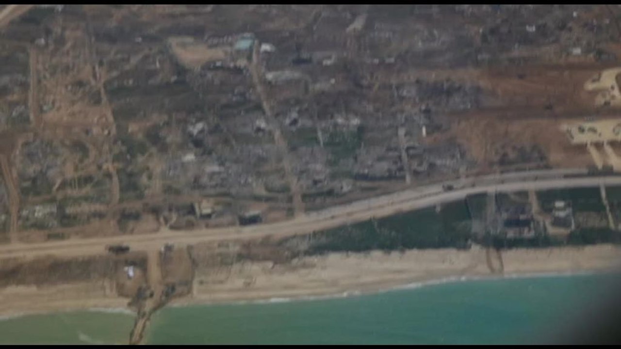 Gaza, le immagini del molo in costruzione per gli aiuti via mare