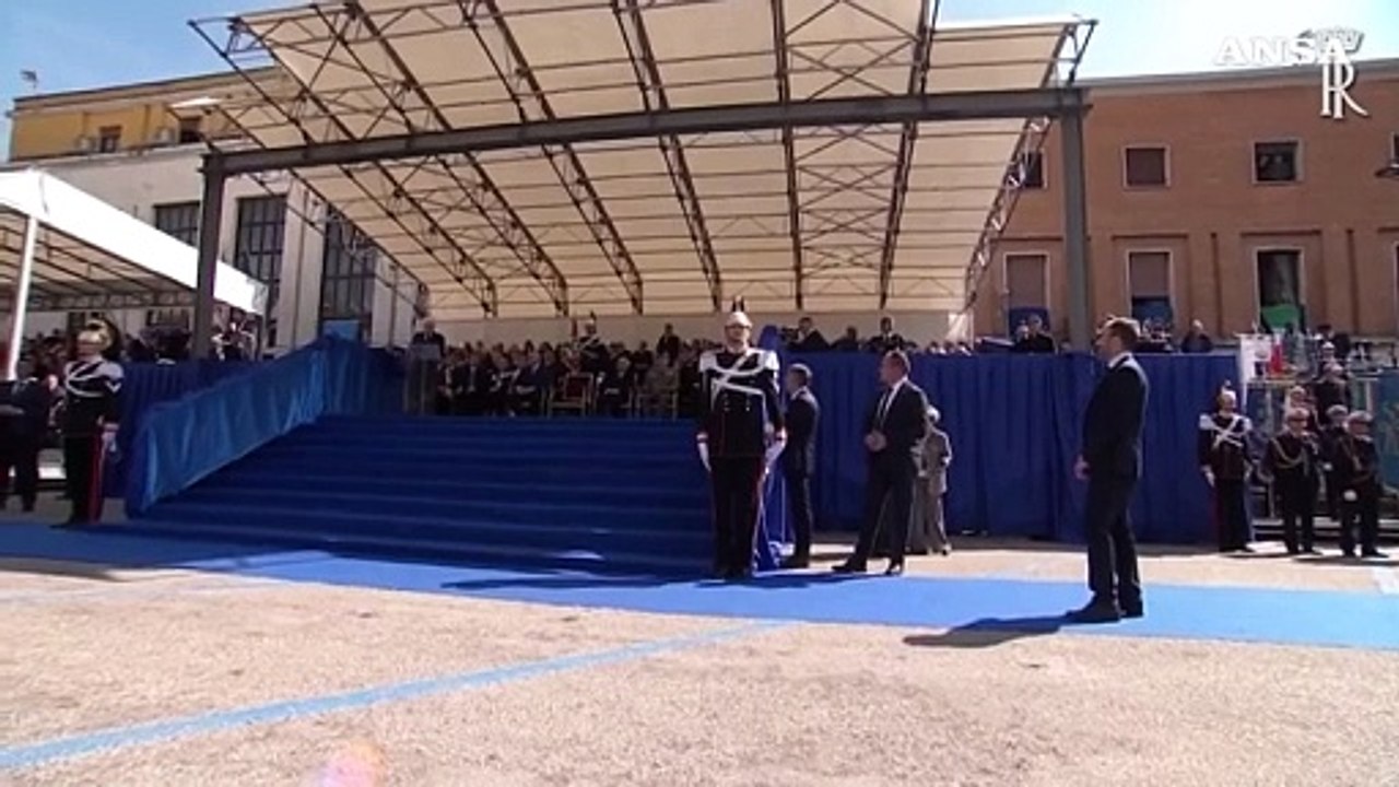 Mattarella: "Ue si assuma una responsabilita' per la pace"