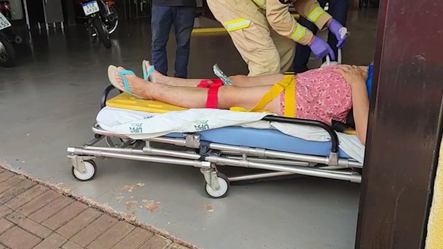 Idosa é socorrida após cair da escada em residência na Rua Vitória