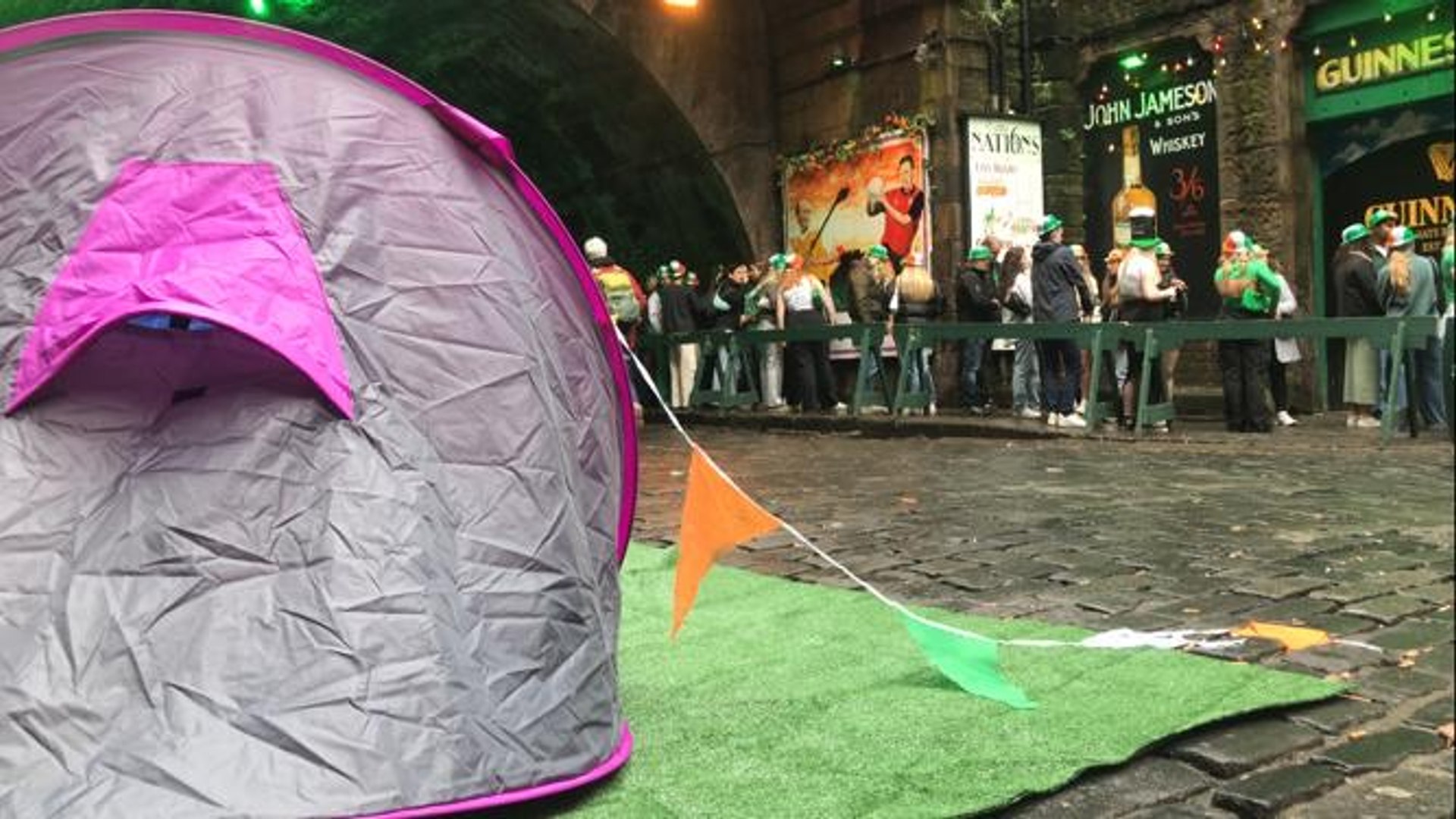⁣St Patrick's Day revellers camp outside pub to beat queues